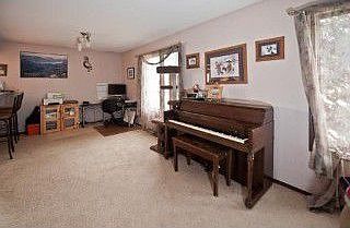 3rd image of 484 E Valleyview Dr