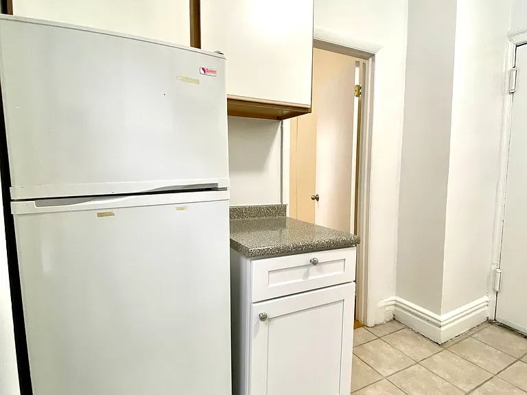 220 E 78th St #23 — Photo 9