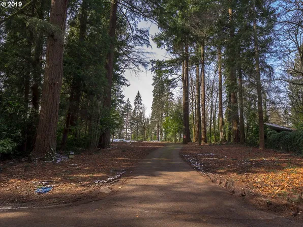 1659 S Greenwood Rd, Portland, OR 97219