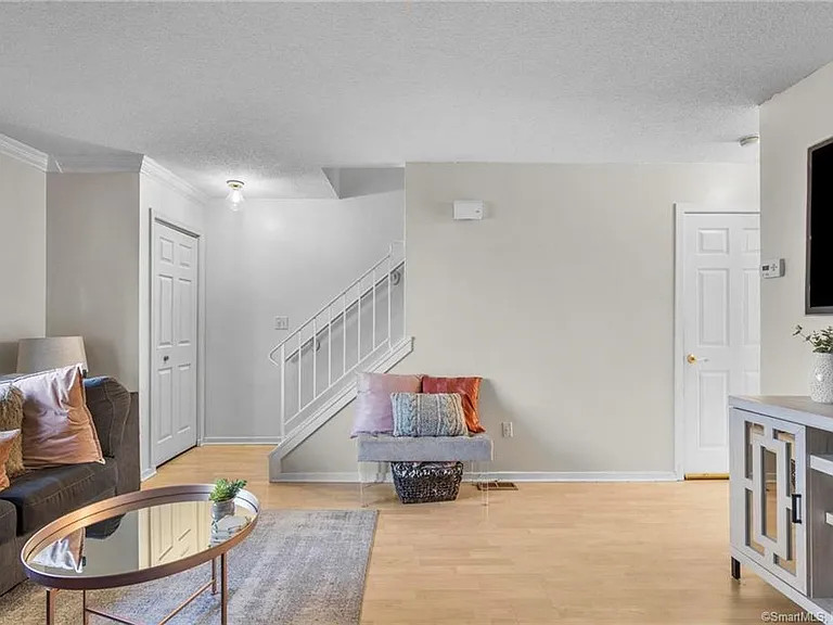 360 W Spring St #A7 — Photo 12
