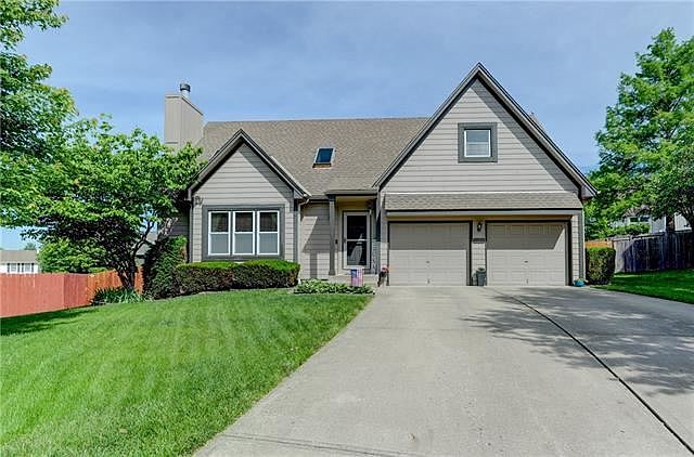 1st image of 1100 NE Jamestown Ct