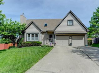1100 NE Jamestown Ct, Lees Summit, MO 64064