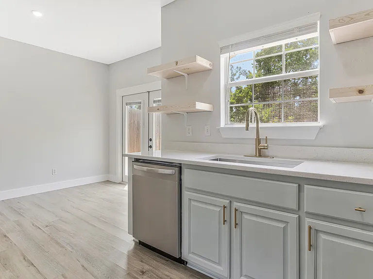 6643 Water St — Photo 12