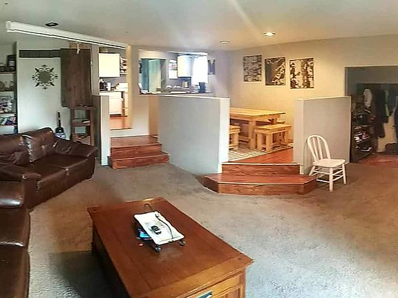 2nd image of 212 Barre St