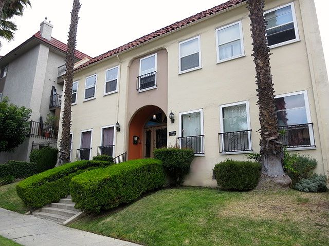 1st image of 112 S Manhattan Pl