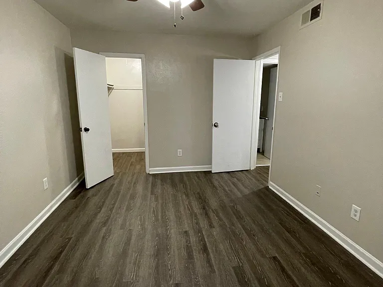120 Avenue H #106 — Photo 4