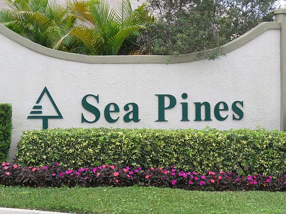 2nd image of 10927 SE Sea Pines Cir