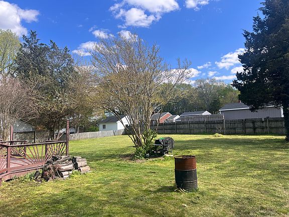 2nd image of 2707 Shecardee Ln