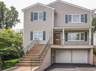 8 Davenport St, Harrison, NY 10528