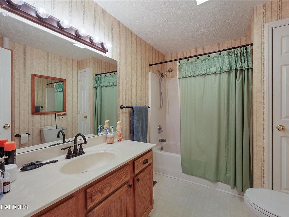 22nd image of 812 New Clear Branch Rd