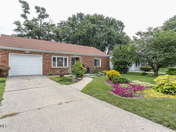 4th image of 3215 Ravenwood Blvd