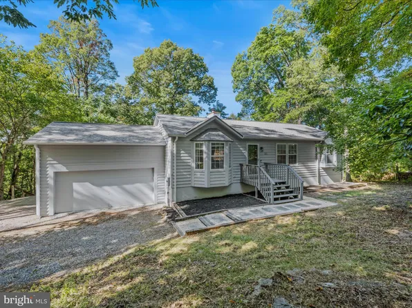 385 Red Bird Ln, Harpers Ferry, WV 25425