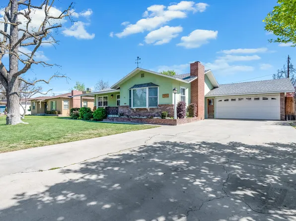 900 S Oak Park Street, Visalia, CA 93277