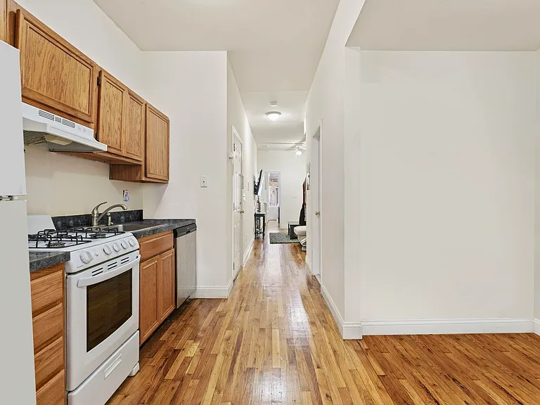 709 Willow Ave #1L — Photo 6