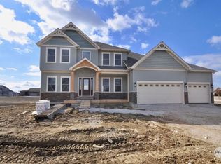 416 Andover Dr, Oswego, IL