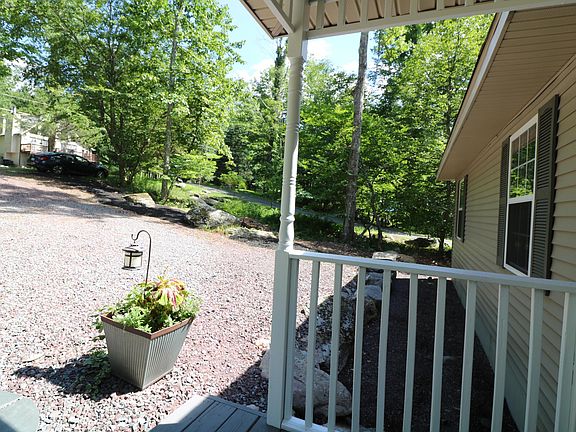 5th image of 83 Windemere Ln