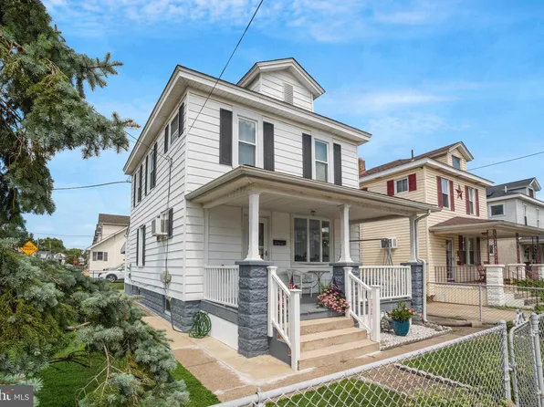 1034 Beeson Ave, Marcus Hook, PA 19061