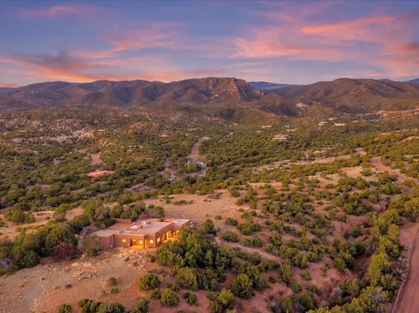 13A Calle Noble, Santa Fe, NM 87506