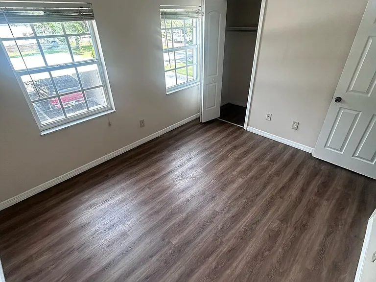 619 E Amelia St #A — Photo 5