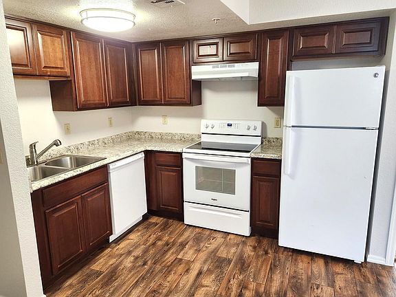 3rd image of 16033 N 25th St APT 114