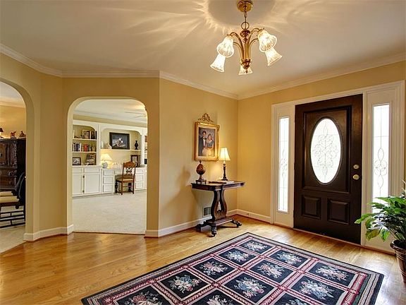 4th image of 310 Saddle Creek Ln