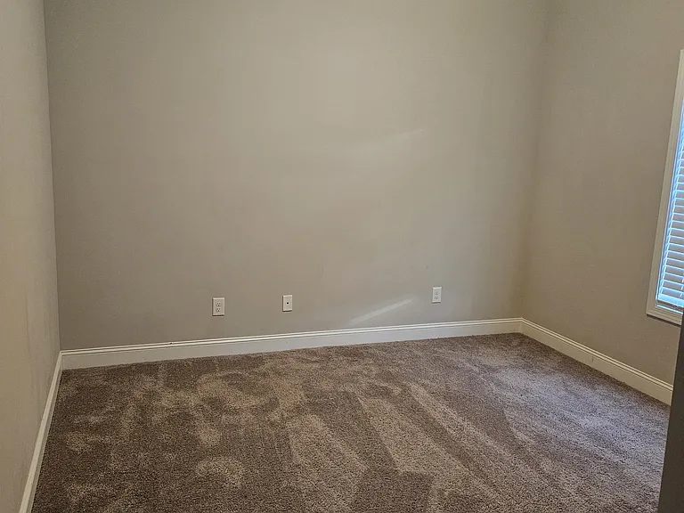 143 E Elderberry St — Photo 8