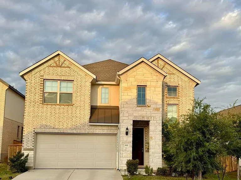 612 Silent Creek Cv — Photo 1