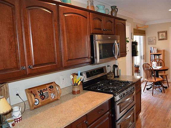 5th image of 11342 Balsam Ct