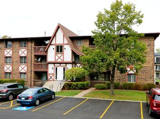 10400 Circle Dr APT 102, Oak Lawn, IL 60453