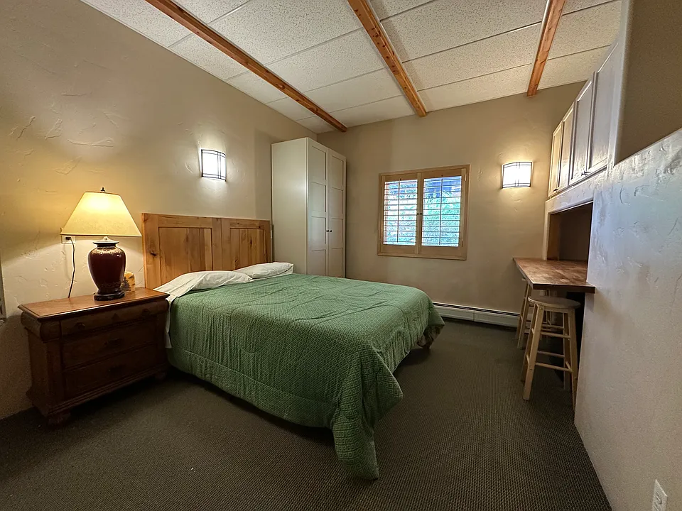 220 W Beaver Creek Blvd #6