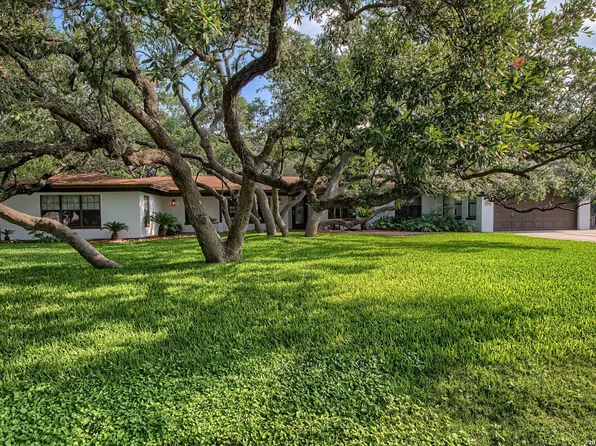 329 MEADOWBROOK DR, Hollywood Park, TX 78232