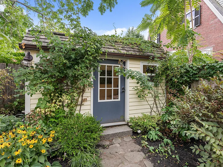 Private & peaceful garden area, detached bunk house with 1 twin bed, and deck attached to main house with gas grill **Bedroom is not available from October-May 1st