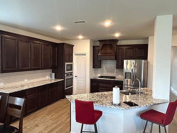 5th image of 1220 Arrowwood Dr