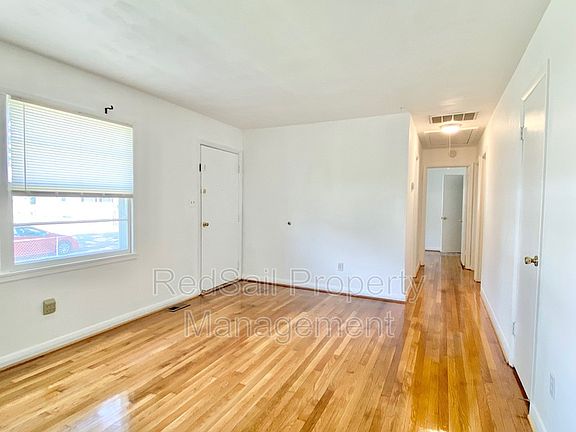 4th image of 3305 Candlewood Dr