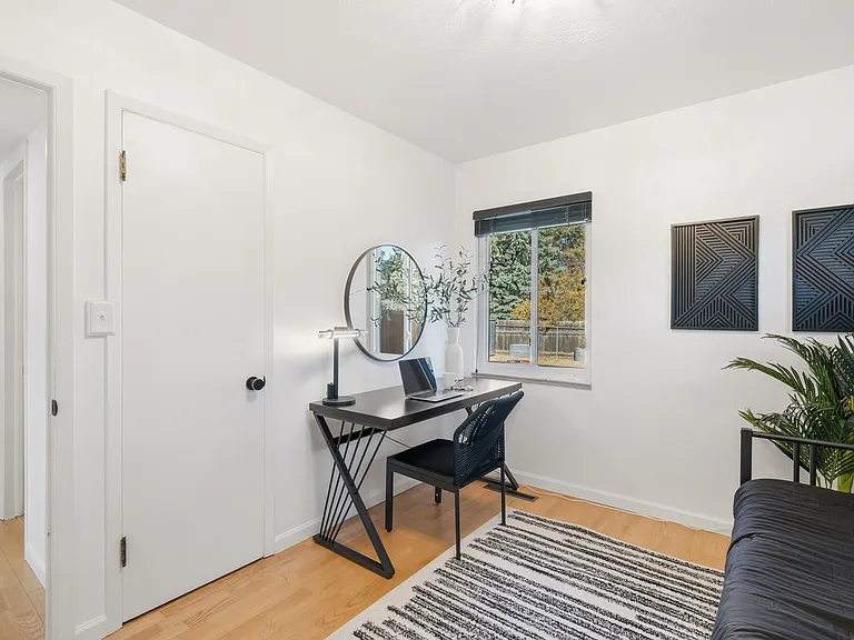 1004 Mantz Pl — Photo 17