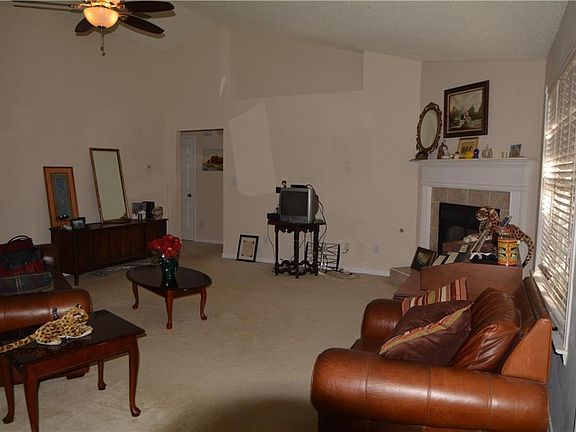 3rd image of 10285 Blackwell Dr S