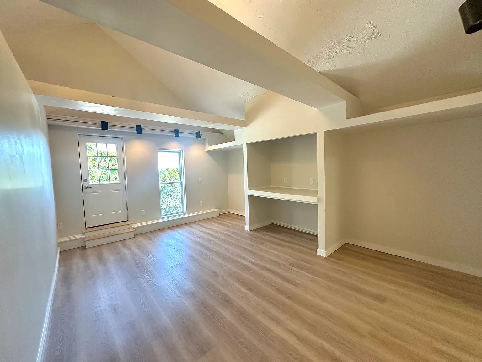 3 bed, 1350 sqft, $1,600 — Photo 2