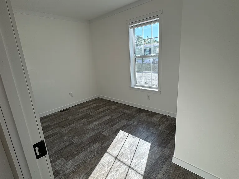 2 Valerie Ln — Photo 8