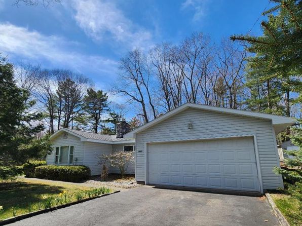 1647 Primrose St, East Tawas, MI 48730