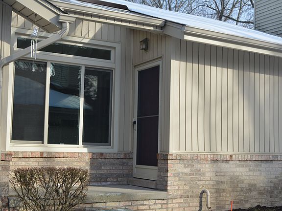 2nd image of 1949 Country Ln #1