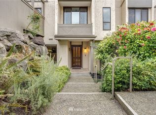 6514 Park Point Way NE #B-102, Seattle, WA
