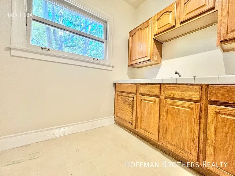 532 S Coronado St #201 — Photo 3