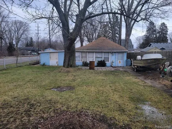 470 Field Ave, Marine City, MI 48039