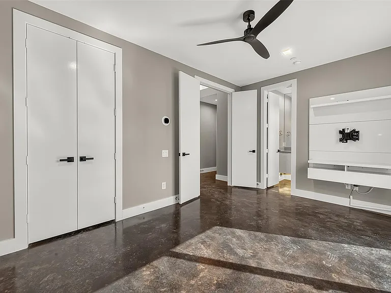 5919 E Post Oak Ln — Photo 6