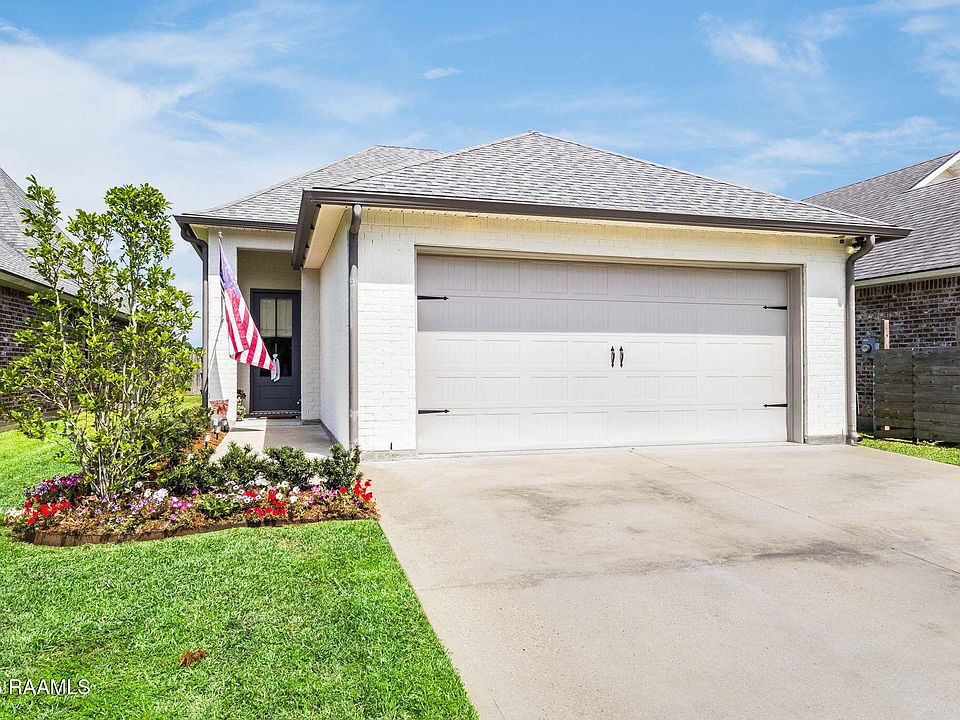 1st image of 103 Grays Landing Ln