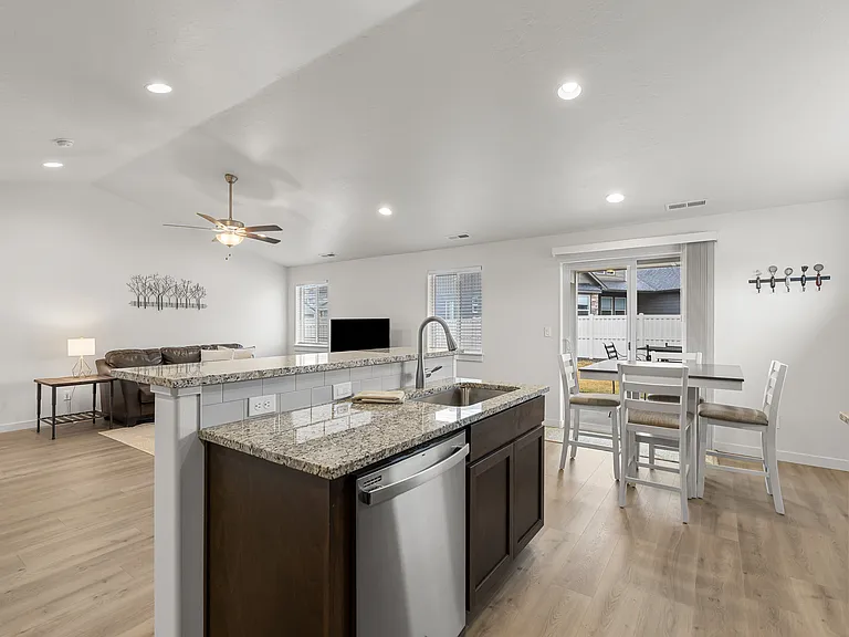 10710 W Catmint Dr — Photo 8