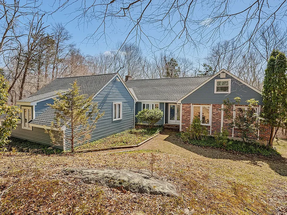 20 King James Dr