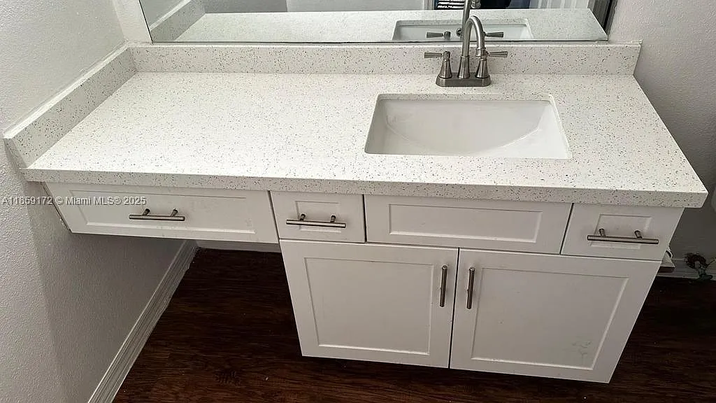 2 bed, 1179 sqft, $2,450 — Photo 4