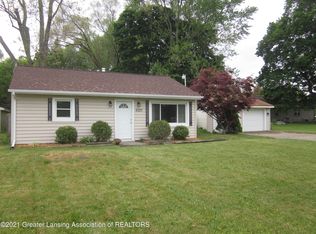 2227 Meadowlawn Dr, Holt, MI 48842