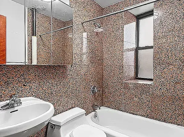 1392 Madison Avenue image 4 of 4